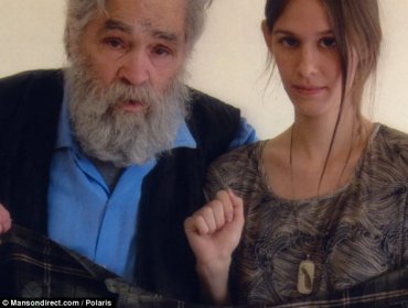 Asesino serial Charles Manson consiguió una licencia para casarse con su novia de 25 años