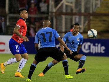 Uruguay sin Suárez le gana a un Chile sin “Valdivia”