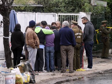 Dos personas fallecidas y una herida tras incendio en vivienda de Maipú