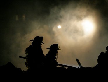 Dos menores de edad, uno muerto y el otro gravemente herido deja incendio
