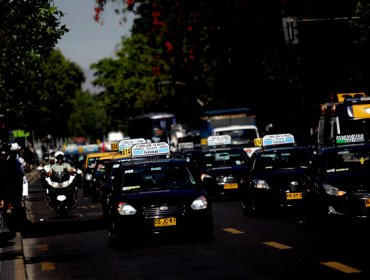 Colectiveros realizan paro nacional demandando mejores condiciones y solución a impuesto específico
