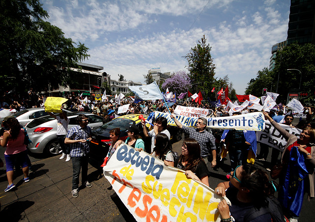 Profesores de casi todo Chile marchan en Santiago tras acuerdo entre Colegio de Profesores y Ministerio de Educación