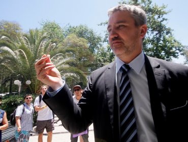 Con un "pito" de marihuana en mano, el senador Fulvio Rossi asistió a expoweed