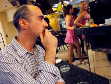 Municipalidad de Santiago fiscalizó los “cafés con piernas” de 10 de Julio