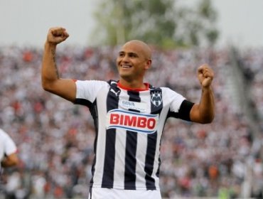 Colo Colo ya mira refuerzos para la Libertadores y piensan en Humberto Suazo