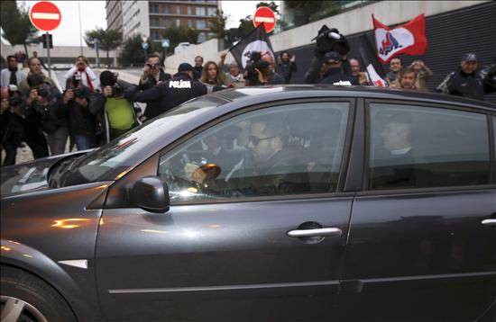 Segundo día de arresto de Sócrates marcado por mutismo sobre su declaración