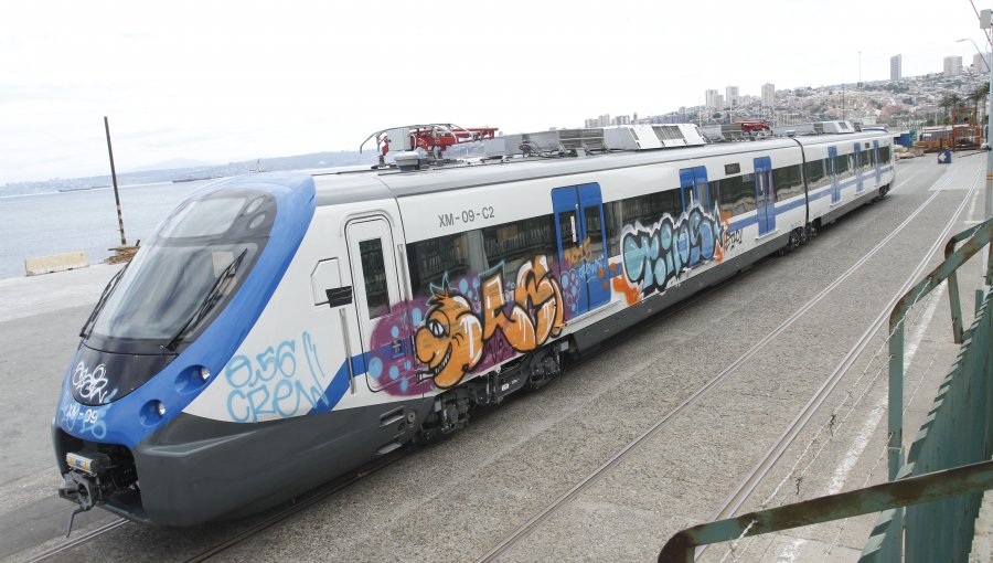 Tren más moderno de Chile fue rayado.