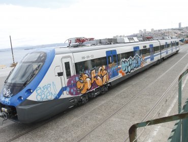 Tren más moderno de Chile fue rayado.