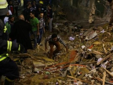 Mueren quince personas en derrumbe de un edificio en El Cairo