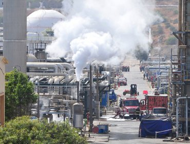 Dos lesionados dejó incendio en Refinería ENAP de Concón