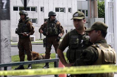 Carabineros controló supuesto artefacto explosivo dejado en Barrio Yungay donde murió Landskron