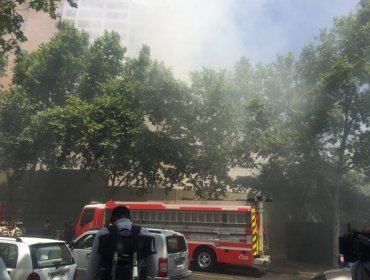 Incendio afecta a Centro Artístico y Cultural Juventud de Providencia