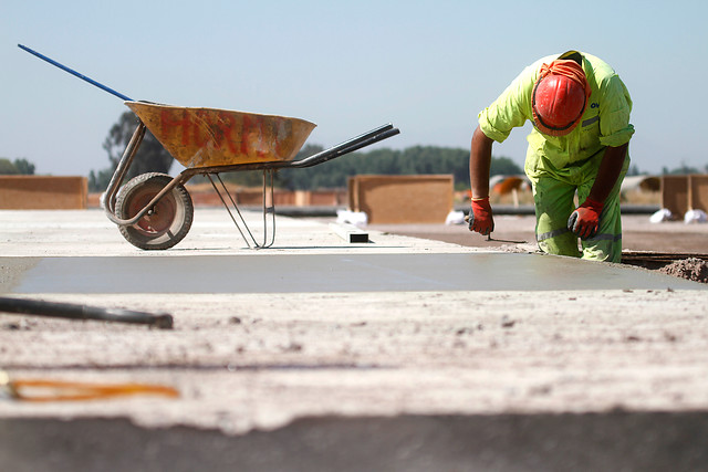 Variación negativa de desempleo llega a 6,4% en el trimestre agosto-octubre