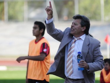 Jorge Garcés no descarta dirigir a U.Católica y critica el juego de S.Wanderers