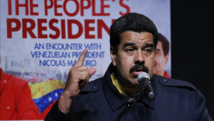 Maduro recorta el presupuesto nacional debido a la caída del precio de crudo