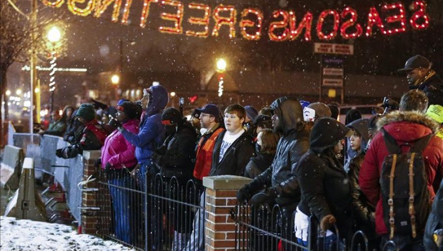 Ferguson celebra sin incidentes un Día de Acción de Gracias muy solidario