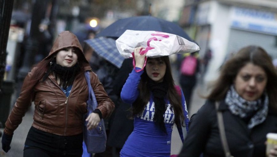 Bajas temperaturas y chubascos afectarán este fin de semana a zona central del país