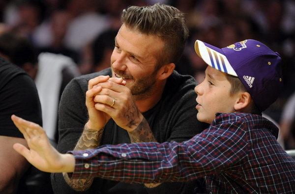 David Beckham sufre junto a su hijo accidente automovilístico