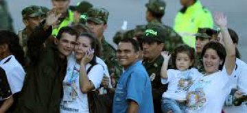 Liberados por FARC están bien de salud y no hablarán hasta abandonar hospital