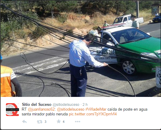 Poste de alumbrado público cae en Avenida Agua Santa, Viña del Mar