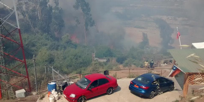 Declaran alerta roja en Quillota por gran incendio forestal