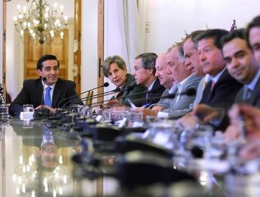 Ministro Peñailillo: En 2015 iniciaremos el proceso para formular una nueva Constitución