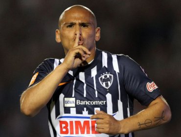 Humberto Suazo está cada vez más cerca de reforzar a Colo Colo