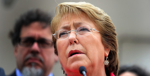 Presidenta Bachelet realizó reunión extraordinaria por baja aprobación