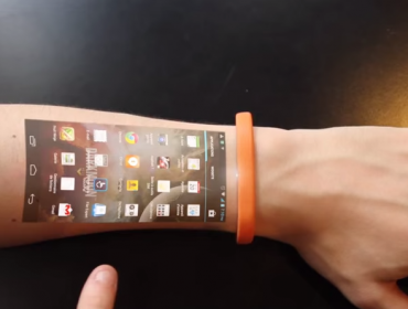 Impresionante: Esta pulsera convierte tu brazo en una tablet