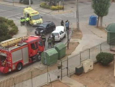 Tres personas lesionadas tras colisión de dos vehículos en Viña del Mar