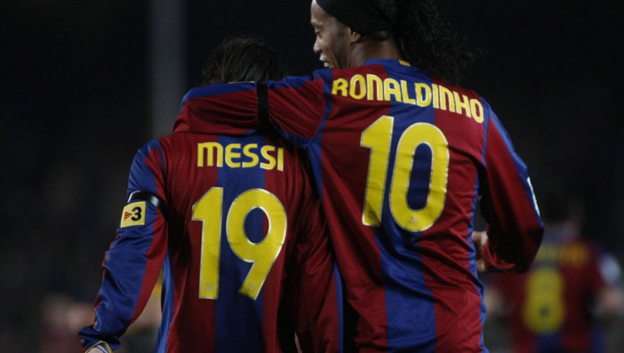 Ronaldinho revela el arribo de Messi al primer equipo del Barcelona