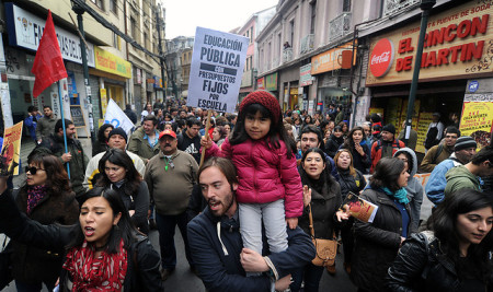 Profesores disidentes marchan este jueves en reclamo al acuerdo firmado entre el gremio y el Mineduc sin previa consulta