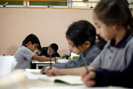 Chile tiene el sistema de educación más privatizado y segregado de la OCDE