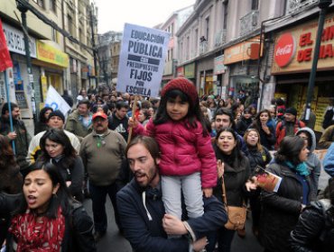 Profesores disidentes marchan este jueves en reclamo al acuerdo firmado entre el gremio y el Mineduc sin previa consulta