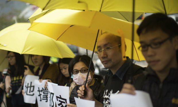 La "revolución de los paraguas" de Hong Kong vive sus horas mas bajas