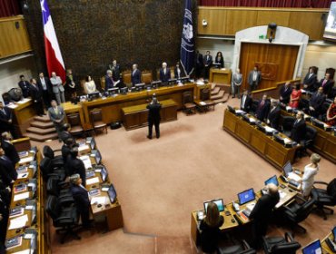 Binominal: Reducirán senadores por Santiago y se aumentarán los parlamentarios por regiones