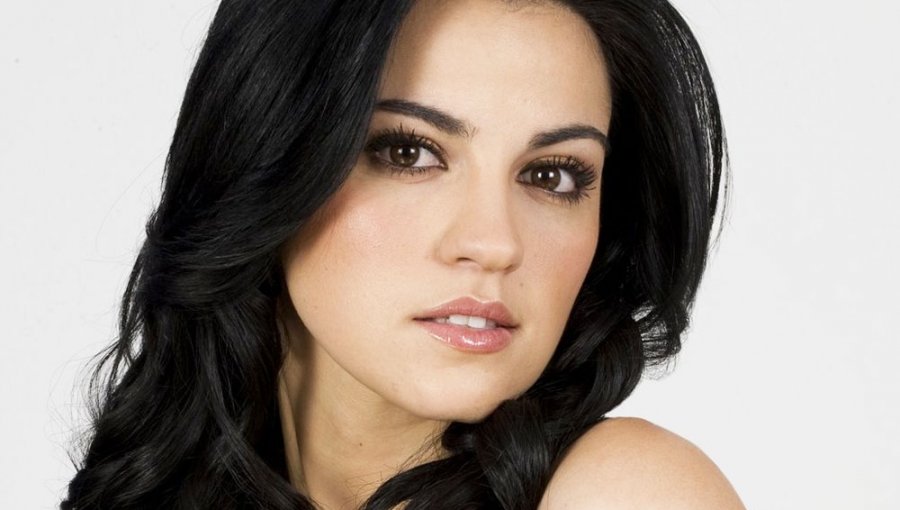 Maite Perroni se pasea feliz con su novio chileno