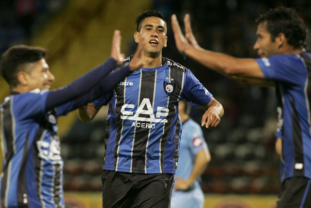 Huachipato goleó a Iquique y aseguró cupo en la liguilla de Copa Libertadores