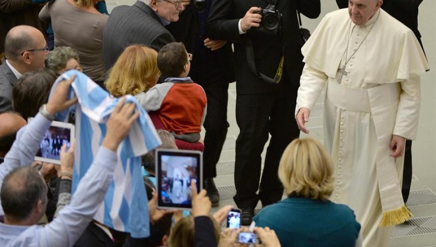 El papa pide "más convergencia internacional" en conflictos en Oriente Medio