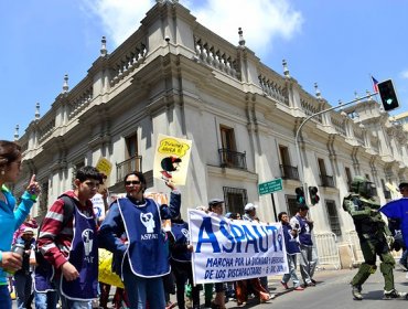 Marcha en La Moneda por los derechos de los discapacitados