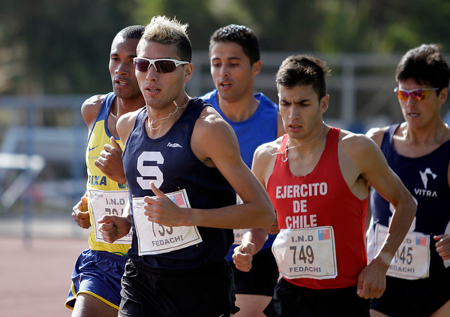 Víctor Aravena se adjudicó la 13° versión de la Nike We Run