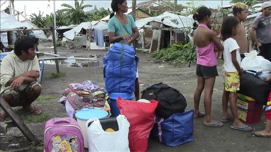 Hagupit, con 23 muertos y un millón de desplazados, se acerca a Manila