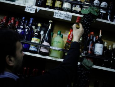 Aprueban cambios en ordenanza que limitaba horario de venta de alcohol en Providencia