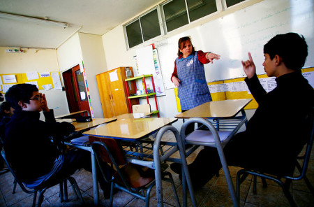 Aprueban proyecto de ley que otorgará titularidad a más de 32 mil profesores a contrata