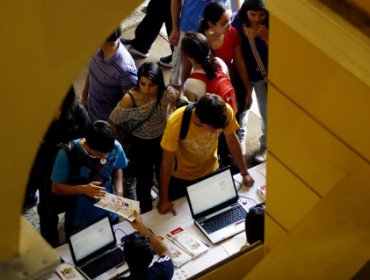 Estudiantes molestos tras fuertes alzas en aranceles de matrículas en Universidades