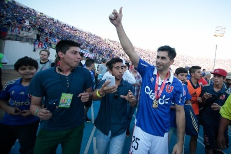 Universidad de Chile quiere hacerle un contrato de por vida a Johnny Herrera