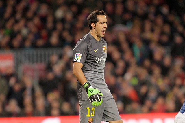 Claudio Bravo el mejor debutante en el Barca desde Zubizarreta