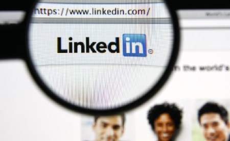 PDI alerta sobre millonarias estafas que se masifican en la red social Linkedin