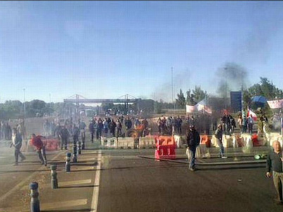 Pescadores artesanales bloquearon Ruta 5 Sur, a la altura del aeropuerto de Temuco