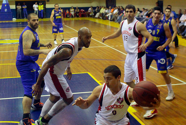 Básquetbol: U. de Conce se acerca a ganar la fase regular de la Liga Nacional